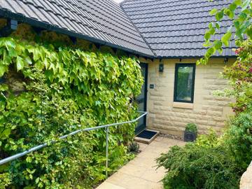 Holiday Home for 4 People in Corsham, The Cotswolds, Photo 3