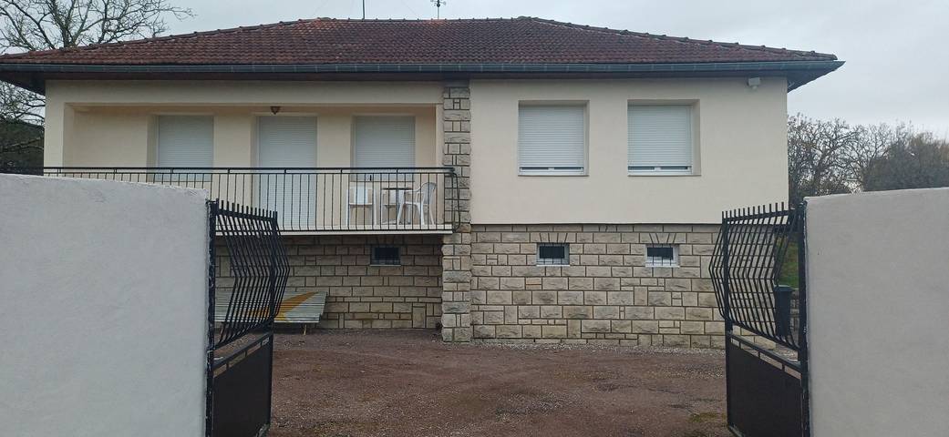 Gîte pour 6 personnes, avec Terrasse et Jardin
