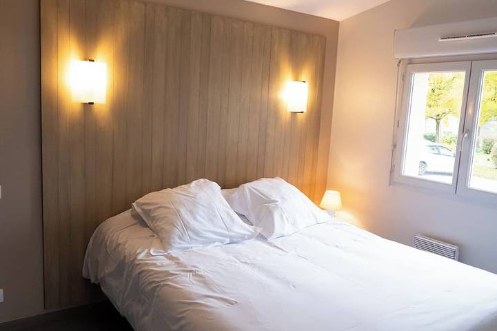 Location de vacances pour 6 personnes, avec jardin et piscine, animaux acceptés à Magnac-Laval - 2