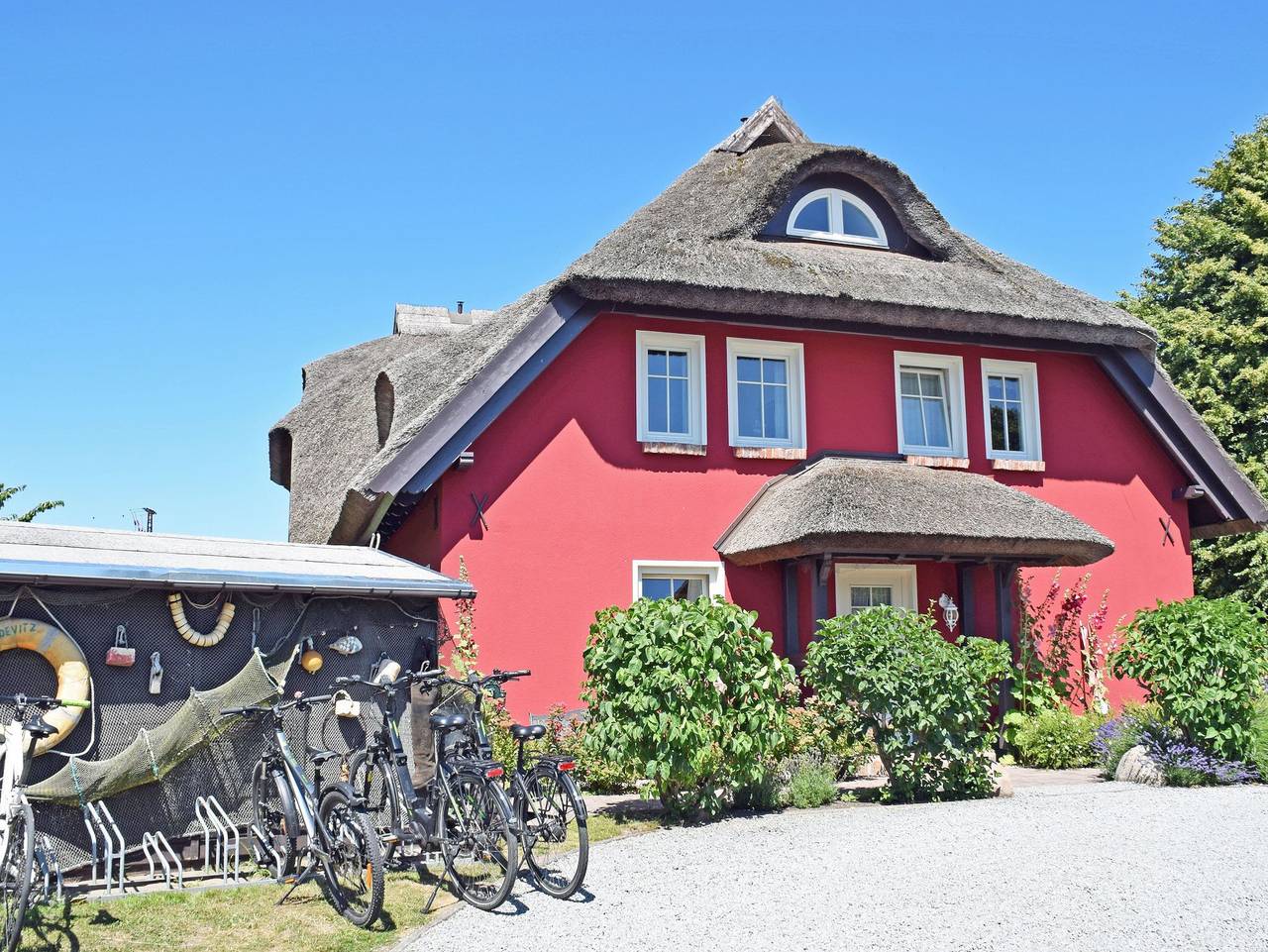 Ganze Ferienwohnung, Karolas Landhus unterm Reetdach in Alt Reddevitz, Mönchgut