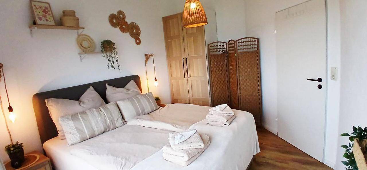 Ganze Wohnung, One-Bedroom Apartment with Lake View in Strand am Timmeler Meer, Großefehn
