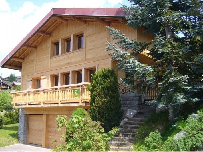 Chalet for 8 people, with garden and terrace as well as sauna in Les Gets