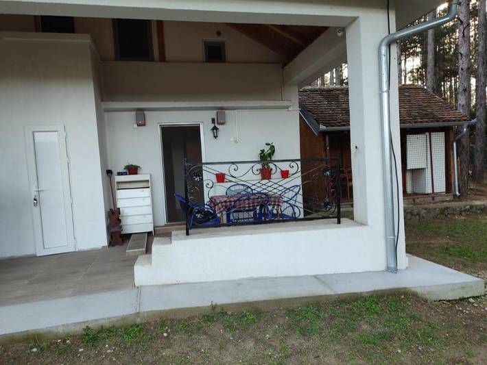 Ferienwohnung für 2 Personen, mit Terrasse in Винци