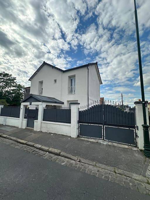 Maison de vacances pour 7 personnes, avec Terrasse et Jardin à Colombes