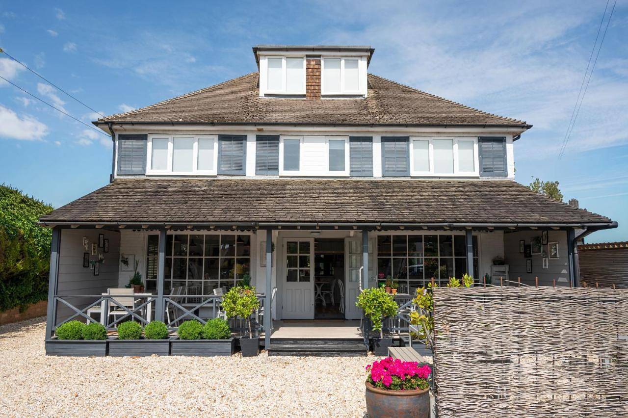 Standard Twin Room in West Wittering Beach, West Wittering