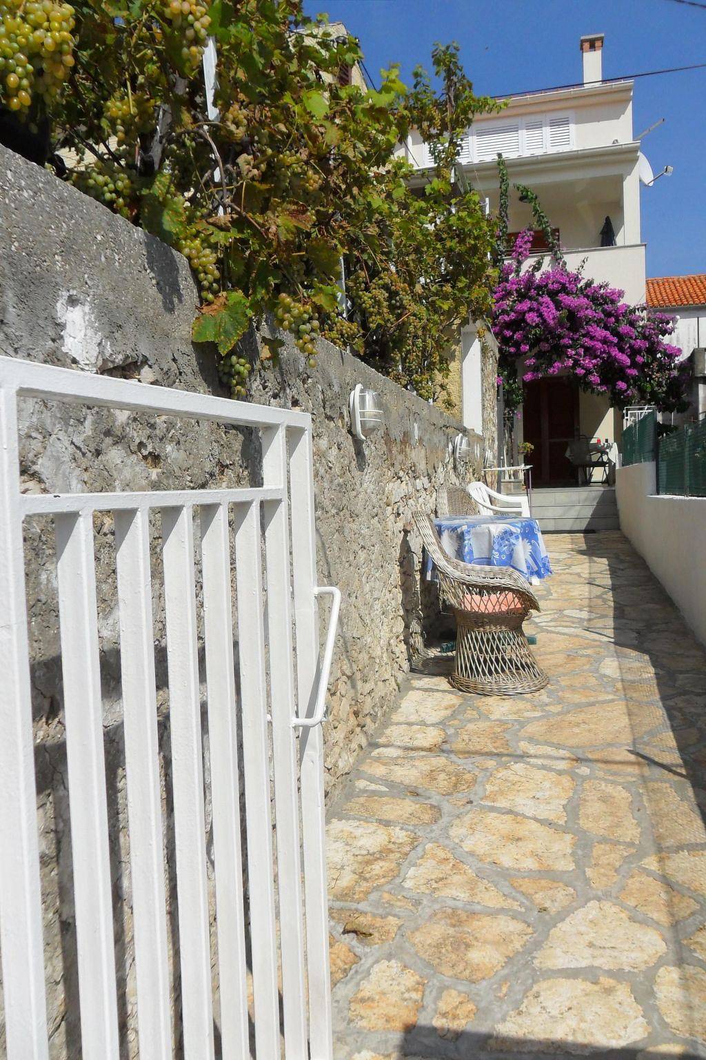 Ganze Wohnung, Im Erdgeschoss mit Panorama-Blick in Diklo (Zadar), Zadar (Kommun)