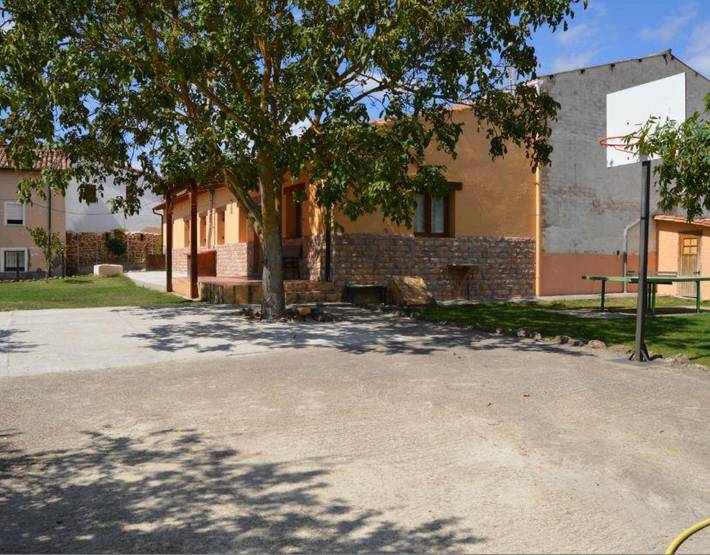 Casa rural para 8 personas, con jardín en La Bureba - 2