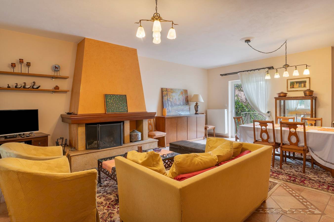 Villa 'Kallia's' with Mountain View, Private Terrace and Wi-Fi in Vilia, Västra Attikas regionala enhet