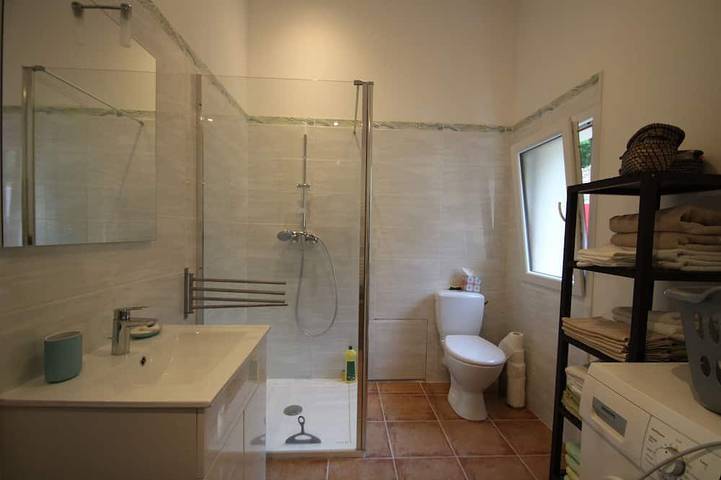 Location de vacances pour 2 personnes, avec piscine ainsi que jardin et terrasse à Gagnières - 3