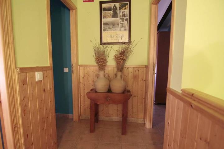 Location de vacances pour 6 personnes, avec jardin ainsi que vue et vue sur le lac à Hornos - 3