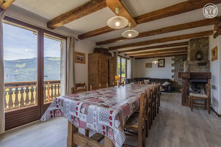 Gîte pour 12 personnes, avec terrasse, animaux acceptés en Savoie - 2