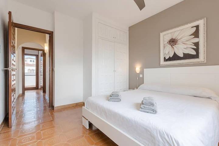 Ferienhaus für 7 Personen, mit Terrasse und Garten sowie Ausblick in Montroig Bahia - 3