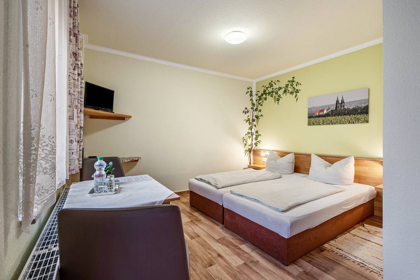 Zimmer 'Doppelzimmer 1' mit Gemeinschaftsterrasse und Wi-Fi in Meißen, Meißen Region