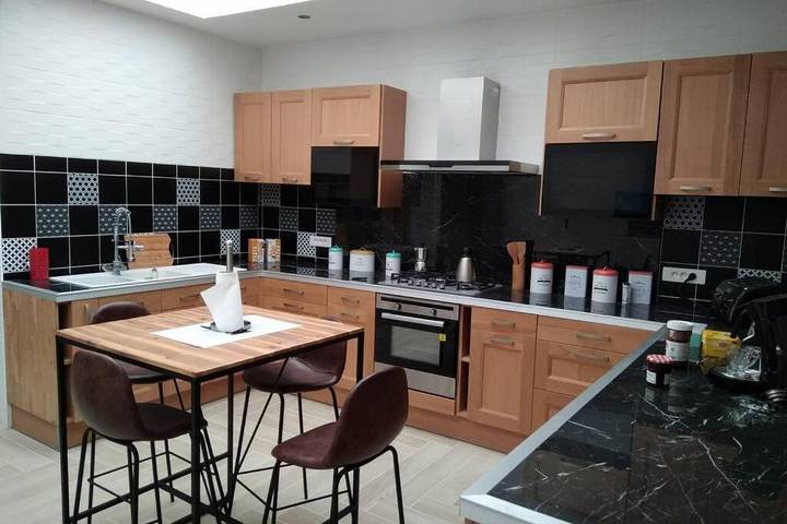 Location de vacances pour 8 personnes, avec terrasse et jardin dans Anzin
