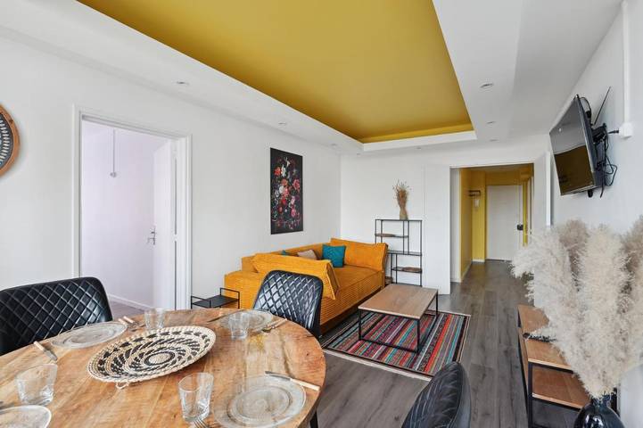 Appartement de vacances pour 8 personnes, avec Balcon ainsi que Terrasse et Vue à Colombes