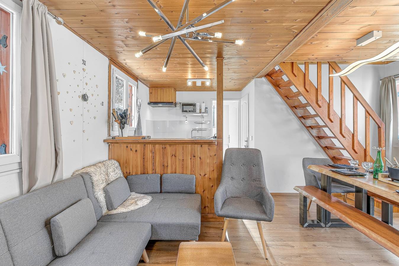 Ferienhaus 'Entier Avec Spa 6 Personnes' mit Bergblick, Wlan und Klimaanlage in Seyne, Alpes-de-Haute-Provence