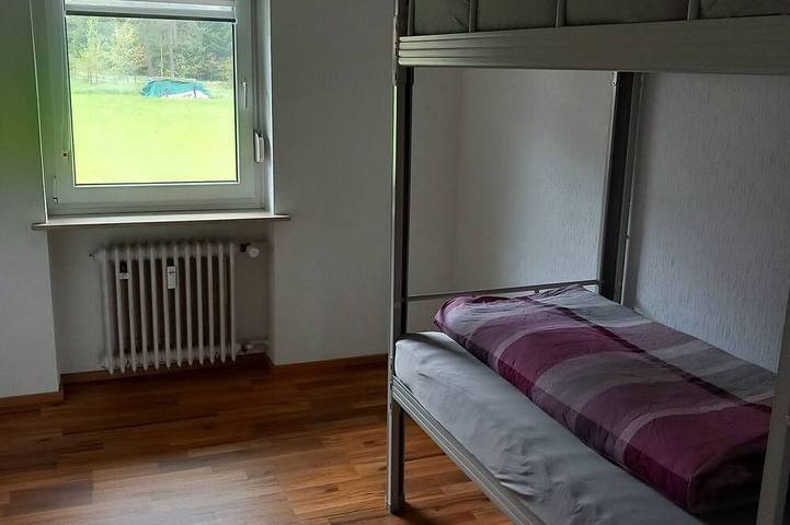 Ganze Wohnung, Ferienwohnung am Waldrand (140qm) mit Balkon und Garten in Bechhofen, Fränkisches Seenland