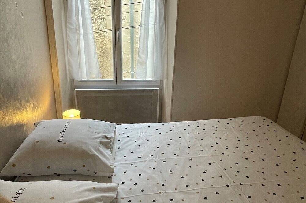 Apartamento entero, Apartamento-Vista a la Ciudad-Baño privado externo in Chablis (Yonne), Auxerre region