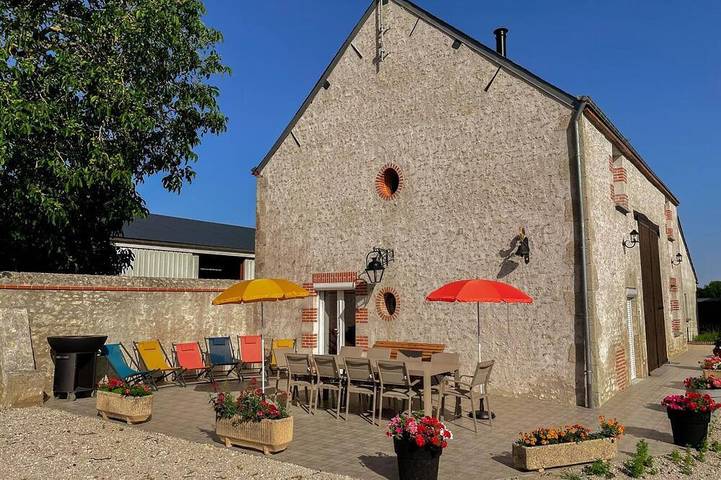 Gîte pour 10 personnes, avec jardin dans Briou