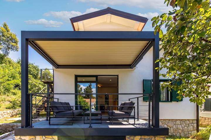 Ferienhaus für 6 Personen, mit Meerblick und Terrasse sowie Kinderpool auf Krk