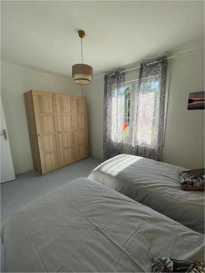 Location de vacances pour 8 personnes, avec vue et jardin, animaux acceptés à Cléden-Cap-Sizun - 4