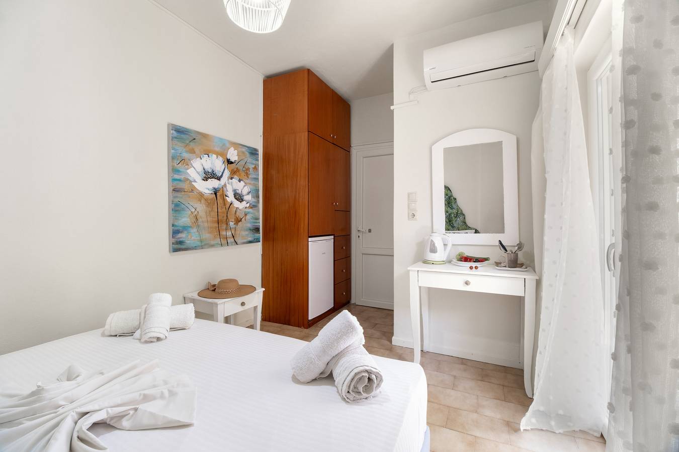 Camera 'M4 Room' con piscina in comune, Wi-Fi e aria condizionata in Nikiana, Alexandros