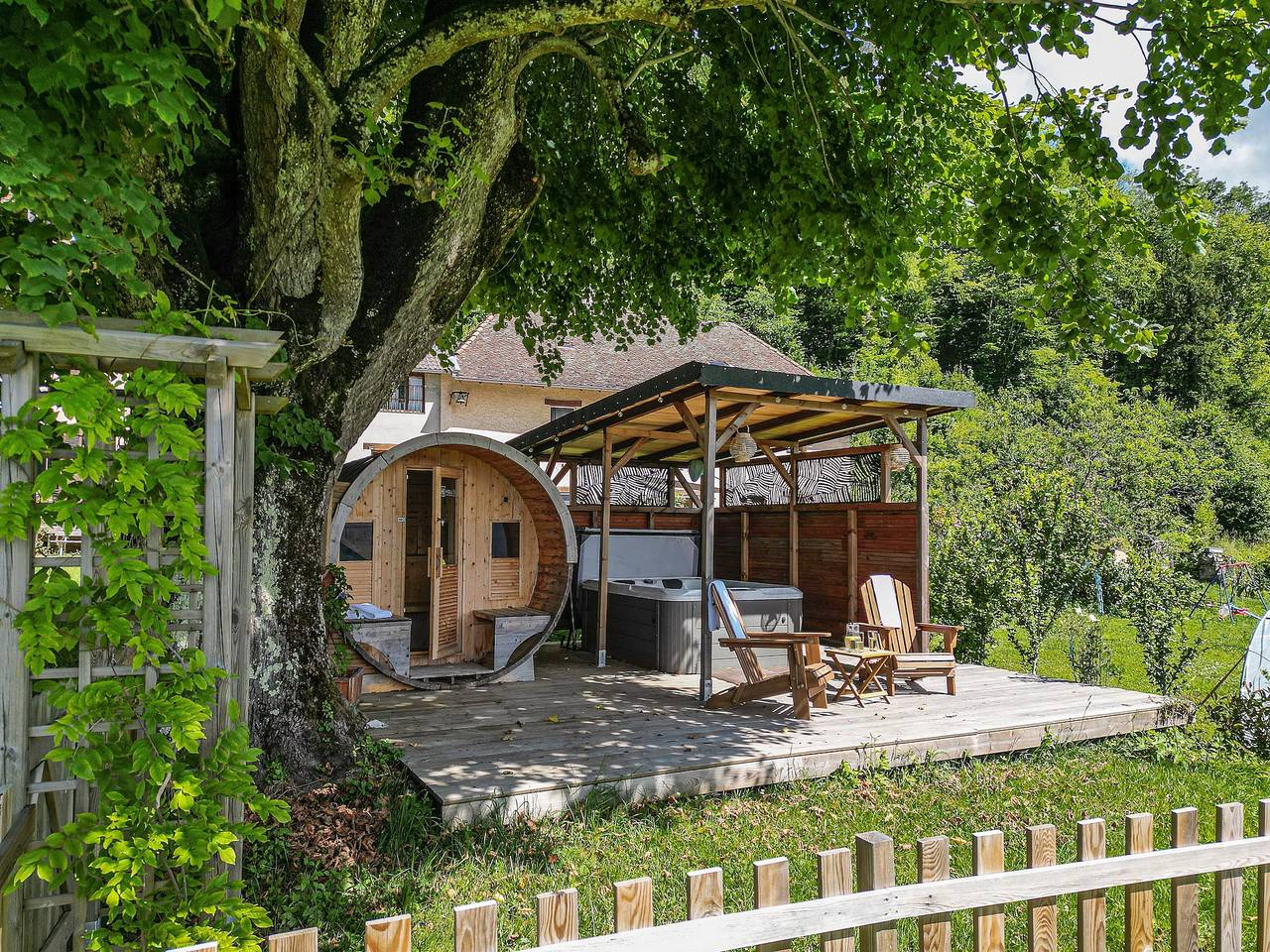 Chambre d’hôtes « L’attrape-rêves » : vue montagne, jardin partagé et Wi-Fi in Saint-Franc, Région de Chambéry