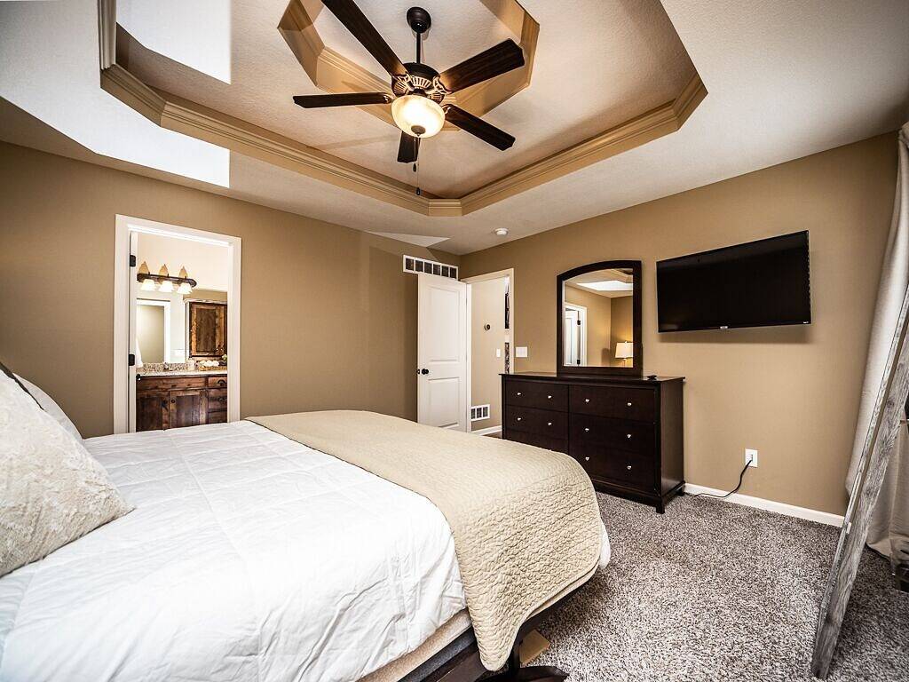 Luxury Home with Entertainment Room & Pool Table in Kansas City, Missouri