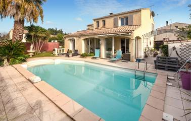Gîte pour 6 personnes, avec jardin ainsi que piscine et terrasse à Rognonas