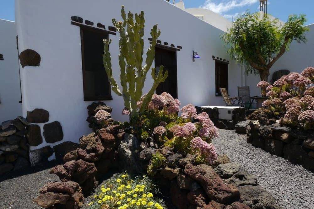 Casa Consultorio in Guatiza, Teguise