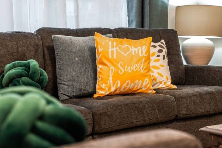 Vacation rental for 9 people, with hot tub in Alberta