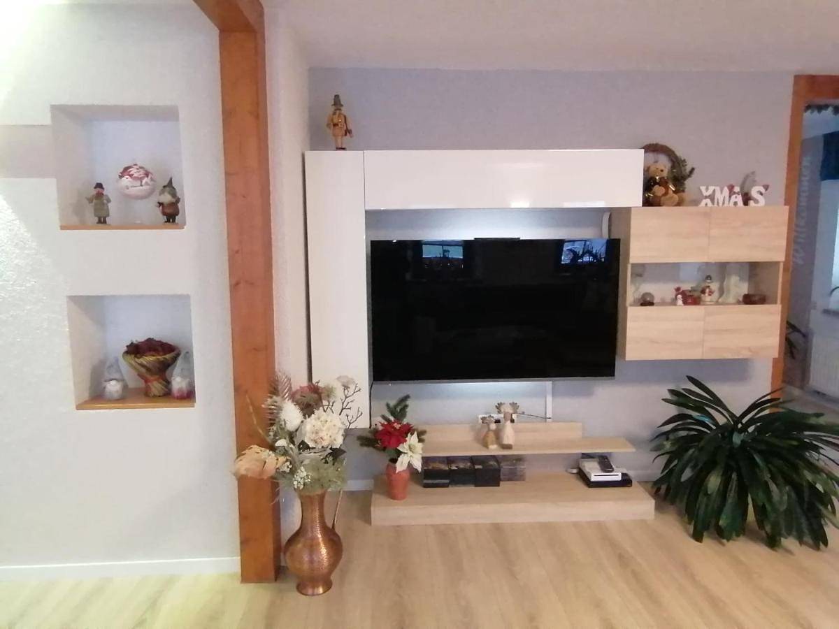 Ganze Wohnung, Apartment with Balcony in Bärenstein, Erzgebirge