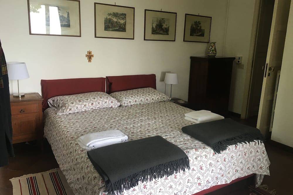 Villa con piscina privada y jardín amueblado, barbacoa y comedor externo in Linera, Santa Venerina