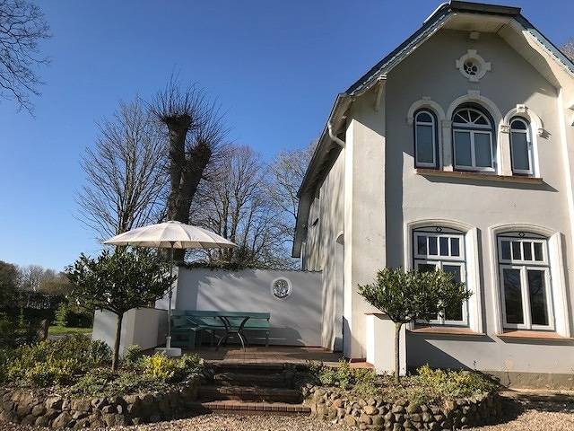 Ganze Ferienwohnung, 3-Raum Ferienwohnung "Parkwohnung" in Nübel, Grünes Binnenland