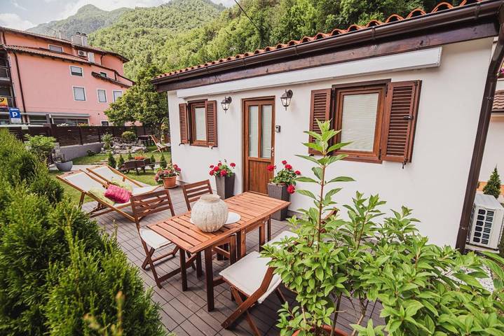 Ferienhaus für 3 Personen, mit Ausblick und Garten - 1