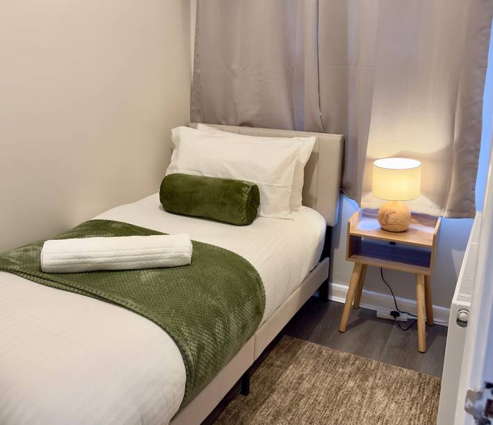 St Julian House- Town Centre- Castle Park- Hot Tub in Colchester, Essex