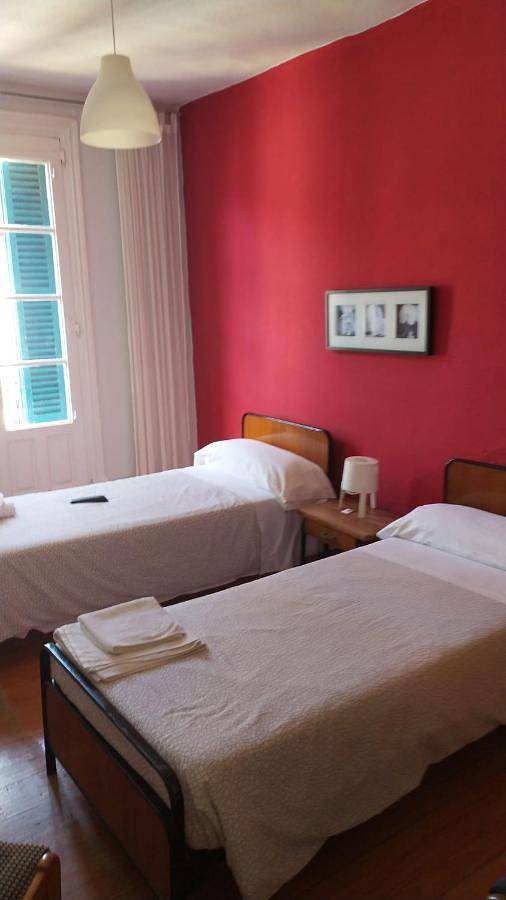Standard Twin Room with Shared Bathroom in Ibaiondo, Bilbao