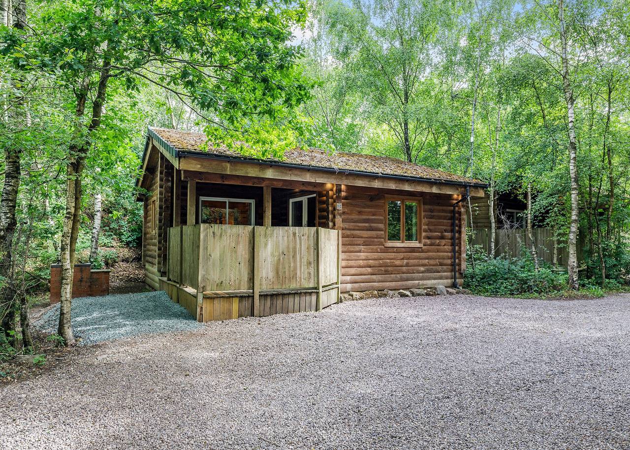 Woodpecker Log Cabin 2 in Alton Towers, Staffordshire