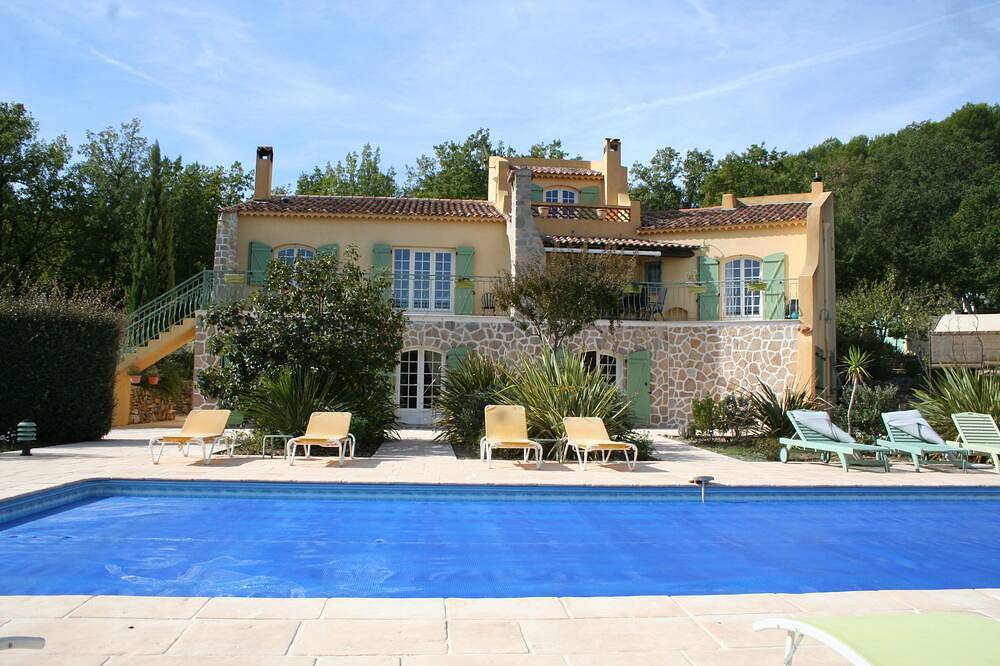 Le Mas des Tarentes between vineyards and forests in Trans-en-Provence, Region de Draguignan