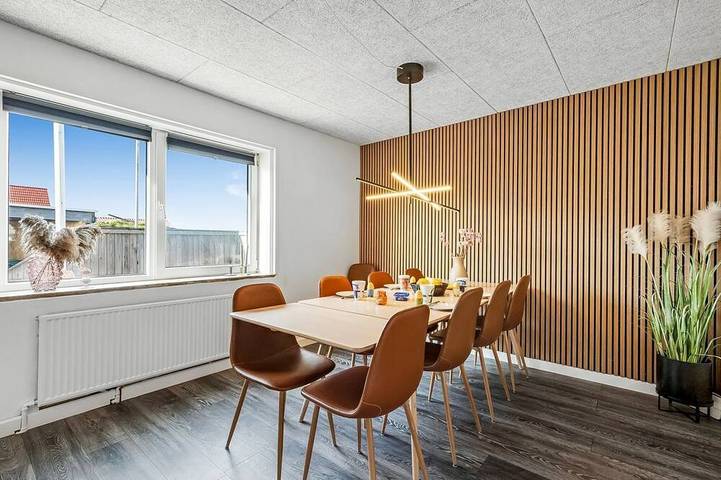 Ferienhaus für 12 Personen, mit Whirlpool und Sauna sowie Terrasse, mit Haustier