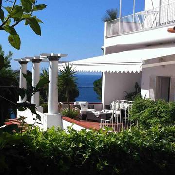 Maison d’hôte pour 2 personnes, avec piscine ainsi que vue et jardin à Capri