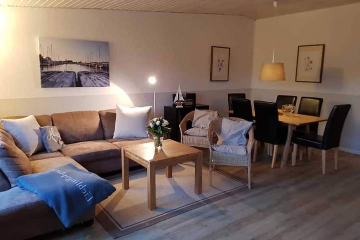 Ferienwohnung für 6 Personen, mit Whirlpool und Sauna sowie Garten und Terrasse in Ahneby