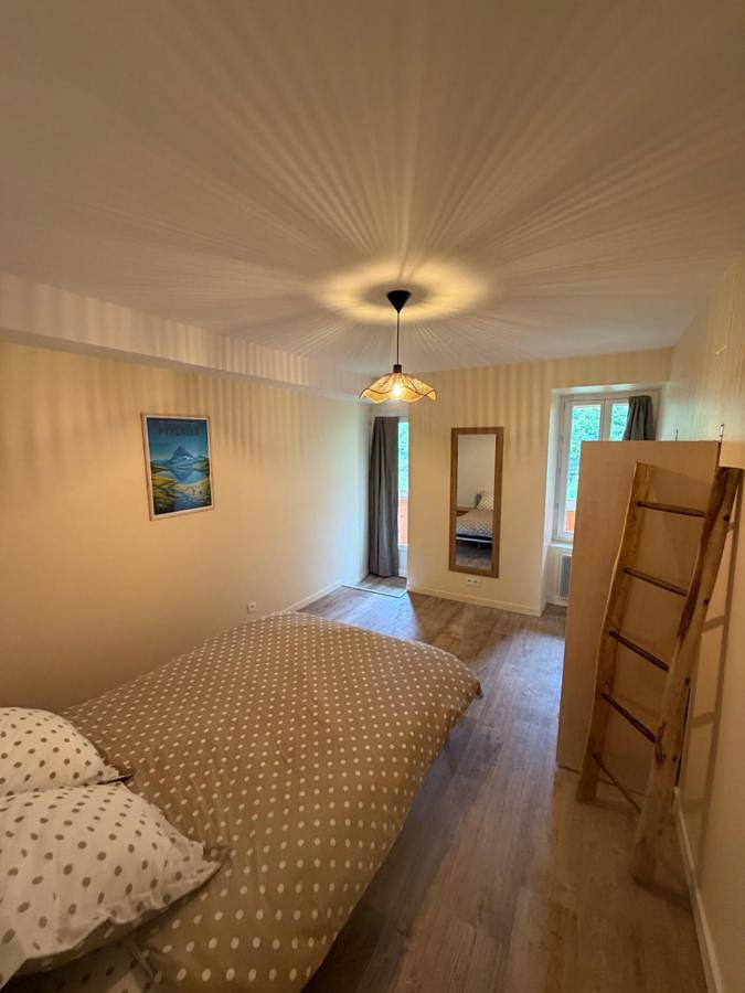 Gîte pour 4 personnes, avec balcon et vue dans Office De Tourisme Des Eaux Bonnes - 4