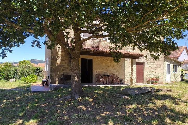 Gîte pour 7 personnes, avec Terrasse et Jardin