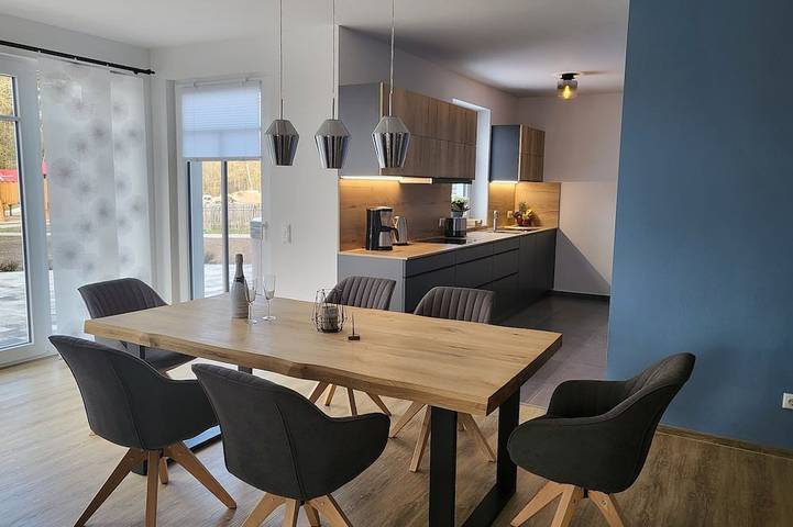 Ferienwohnung für 6 Personen, mit Balkon und Garten sowie Sauna in Feuchtwangen