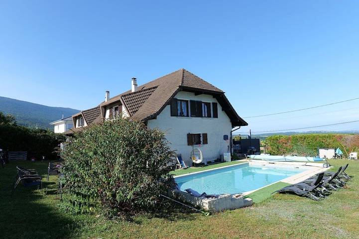 Location de vacances pour 10 personnes, animaux acceptés à Collonges