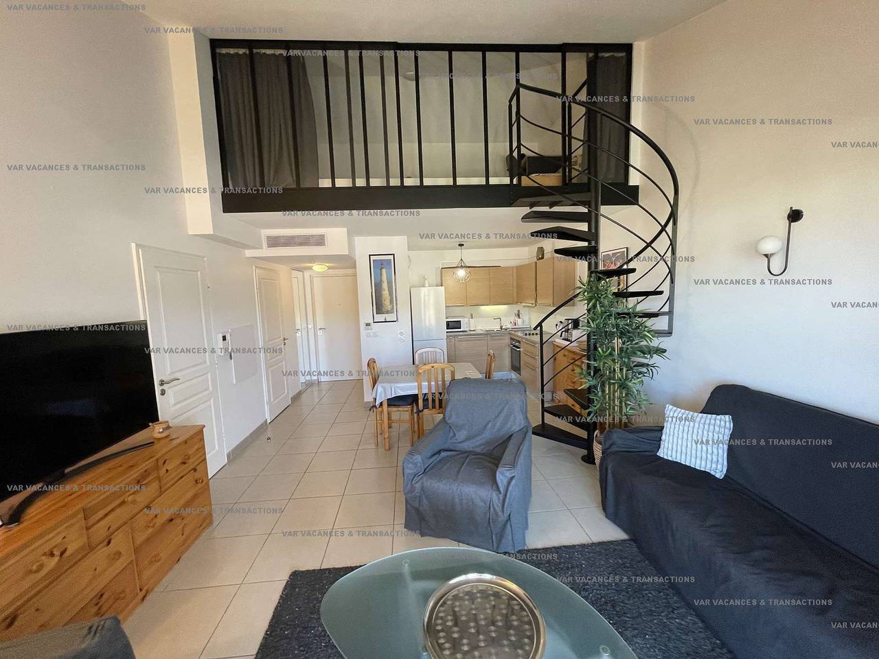Apartamento vacacional entero, Gran terraza con vista al mar, residencia reciente, todo a pie. in Saint-Mandrier-sur-Mer, Region de Toulon