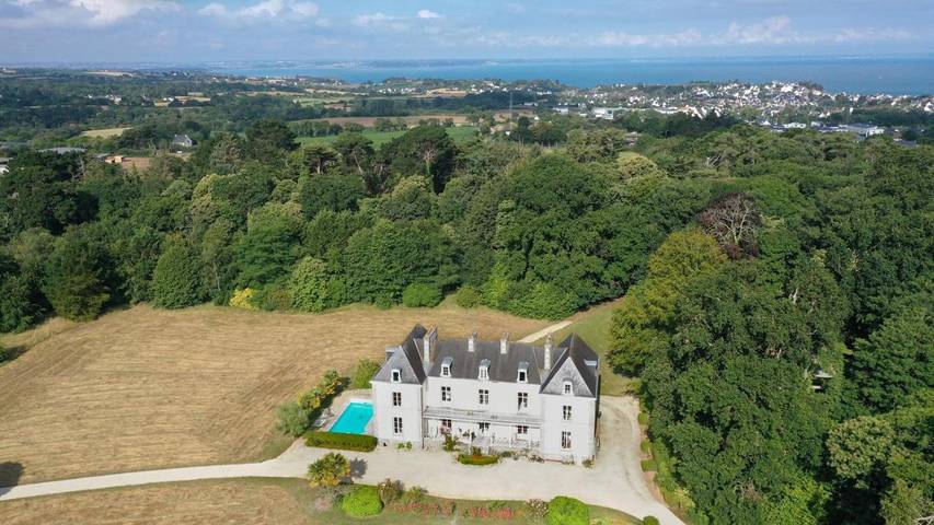 Chambre d’hôte pour 2 personnes, avec vue et jardin ainsi que terrasse et piscine, animaux acceptés à Pléneuf-Val-André - 3