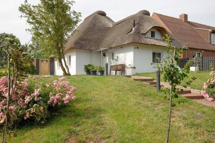 Ferienhaus für 4 Personen, mit Garten und Terrasse in Pellworm