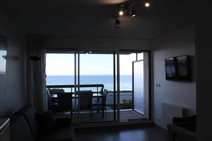 Gîte pour 2 personnes, avec vue et terrasse, animaux acceptés dans Plage Du Porigo - 4